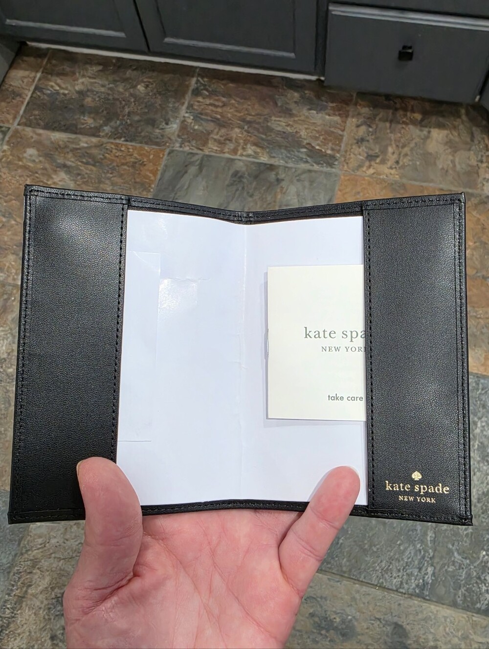 Kate Spade New York Daycation Skaters Passport Holder - HIGHLY SOUGHT AFTER 🔥 - Picture 9 of 11